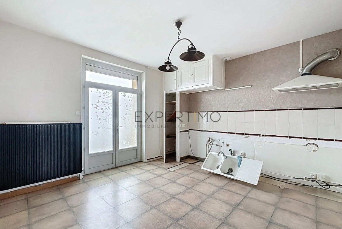 Maison à vendre à Sermoyer avec jardin, dépendances et combles aménageables 