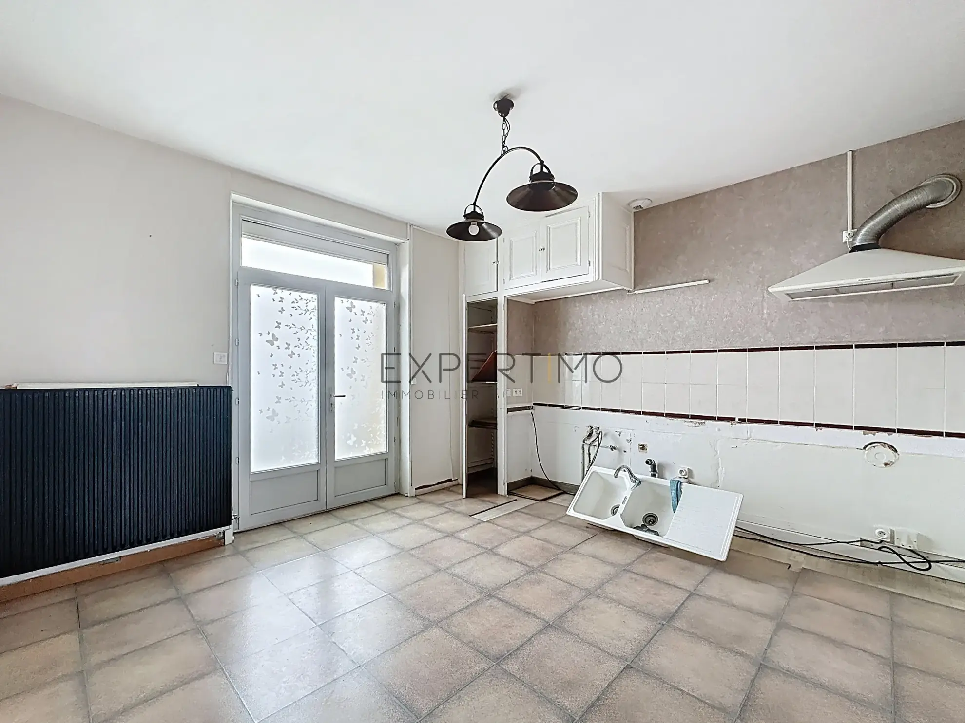 Maison à vendre à Sermoyer avec jardin, dépendances et combles aménageables 