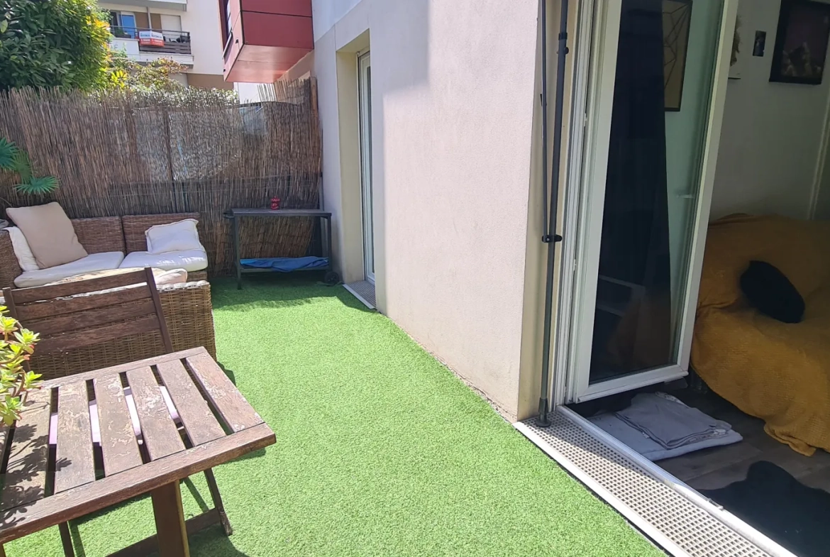 Appartement 2 pièces avec terrasse et parking à Boissy Saint Léger près du RER A 