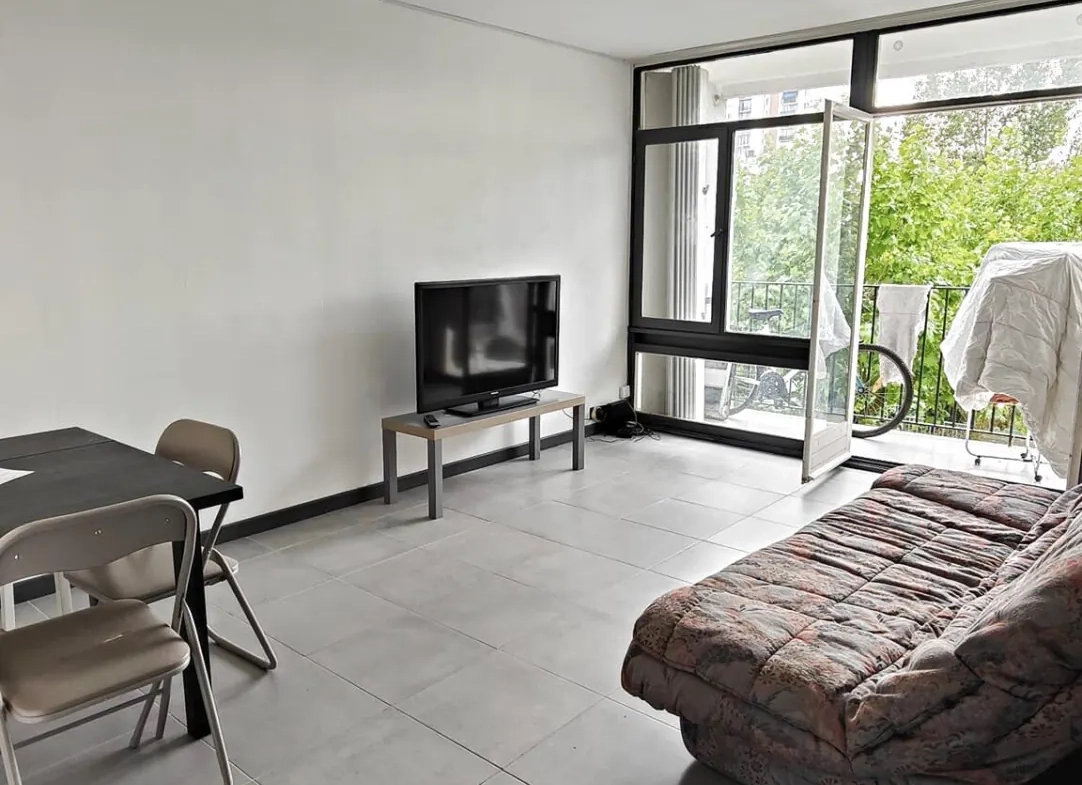 Bel appartement de 72m² à Bordeaux avec balcon, cave et parking, idéal pour famille ou investissement 