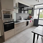 Bel appartement de 72m² à Bordeaux avec balcon, cave et parking, idéal pour famille ou investissement
