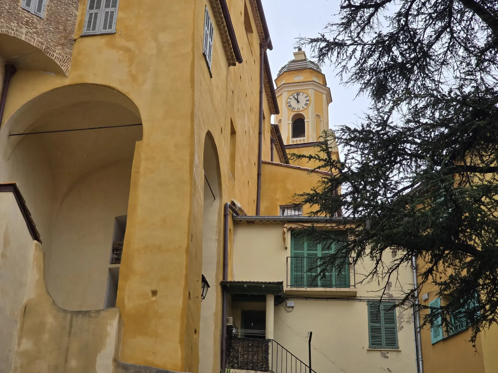 Appartement lumineux de 28 m² à Menton, idéal investisseur dans la vieille ville 