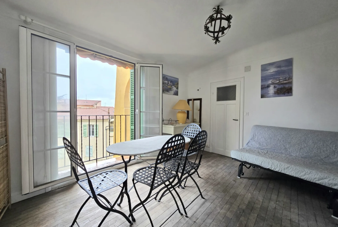 Appartement lumineux de 28 m² à Menton, idéal investisseur dans la vieille ville 