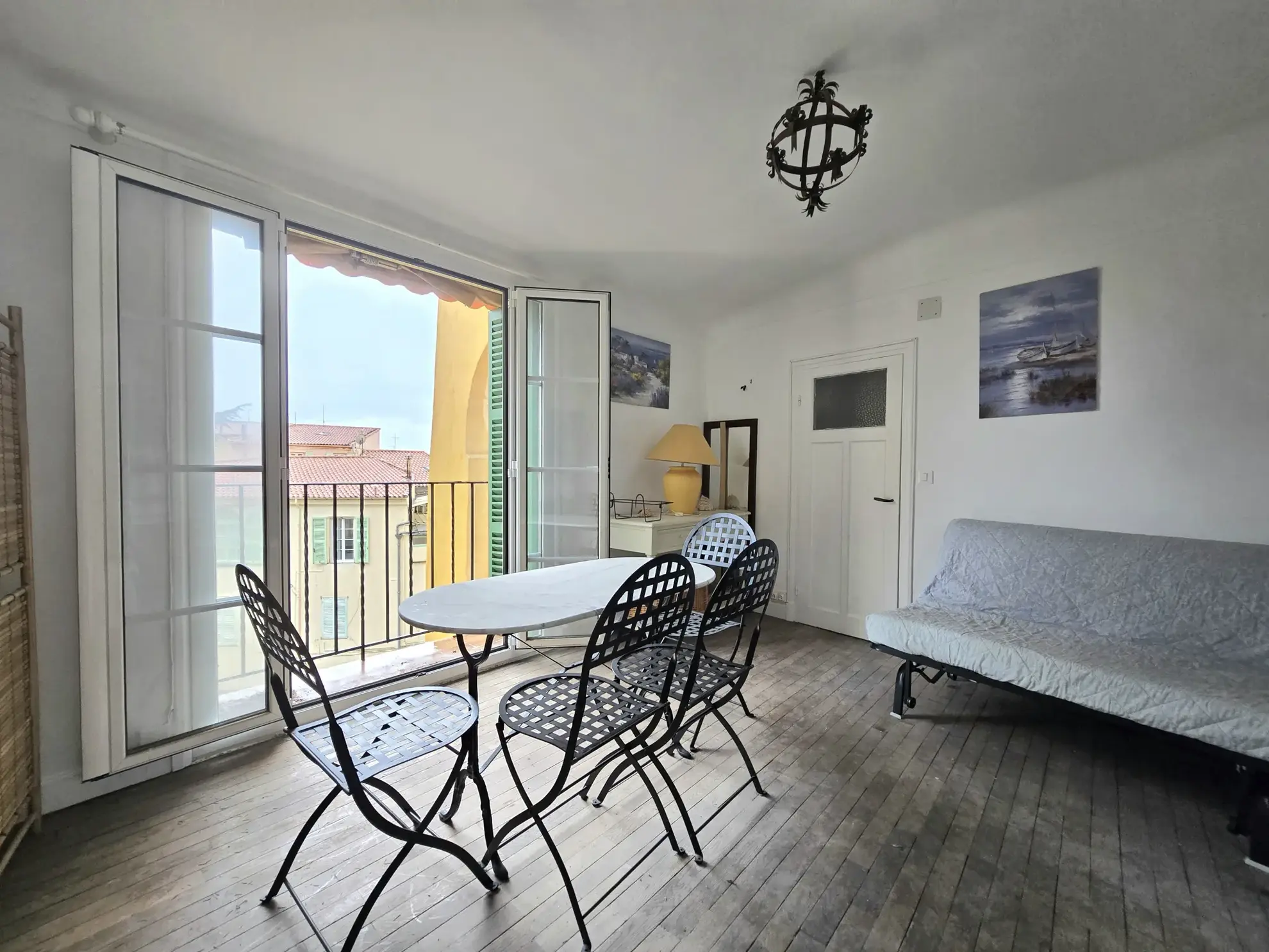 Appartement lumineux de 28 m² à Menton, idéal investisseur dans la vieille ville 