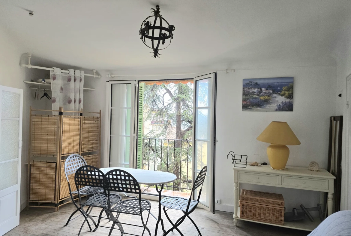 Appartement lumineux de 28 m² à Menton, idéal investisseur dans la vieille ville 