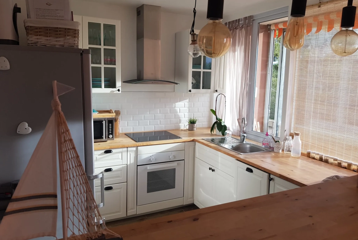 Appartement T2 de 39,12 m² avec vue dégagée à Marseille - Résidence sécurisée 