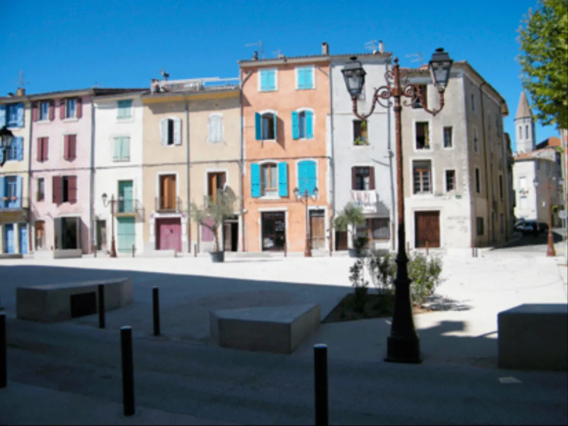 Appartement 5 pièces rénové avec terrasse et cave à Ganges 