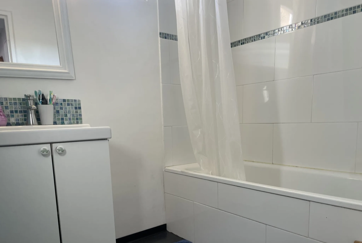 Appartement T4 lumineux de 72,61 m² avec balcon à Marseille 3ème 