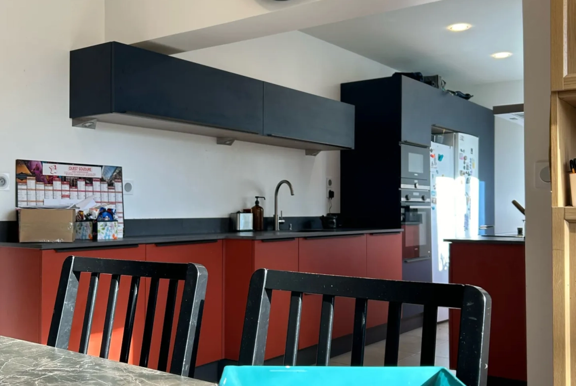 Maison individuelle à vendre à Romans-sur-Isère offrant confort et modernité 