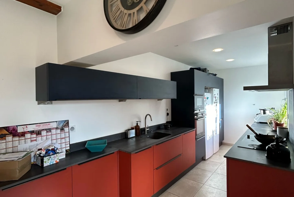 Maison individuelle à vendre à Romans-sur-Isère offrant confort et modernité 