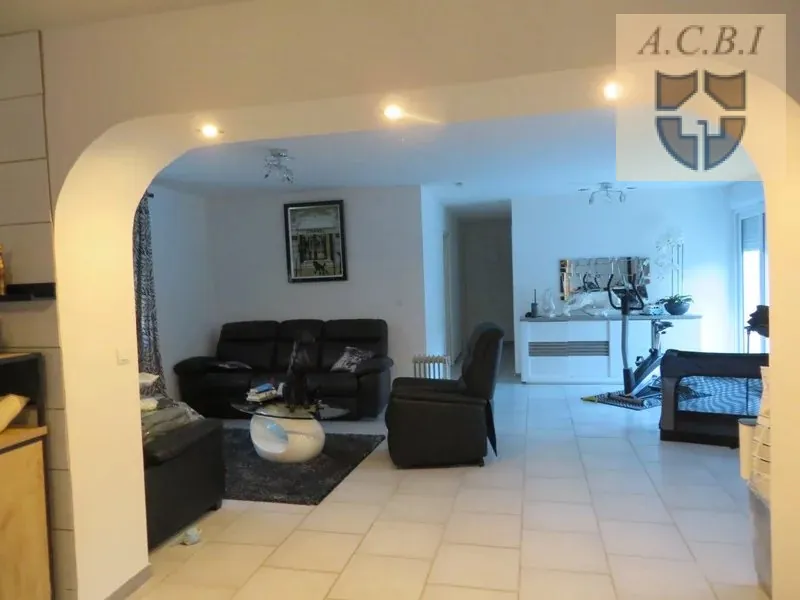 Maison à vendre à Villerable, 113 m² avec garage et caves troglodytes près de Vendôme 