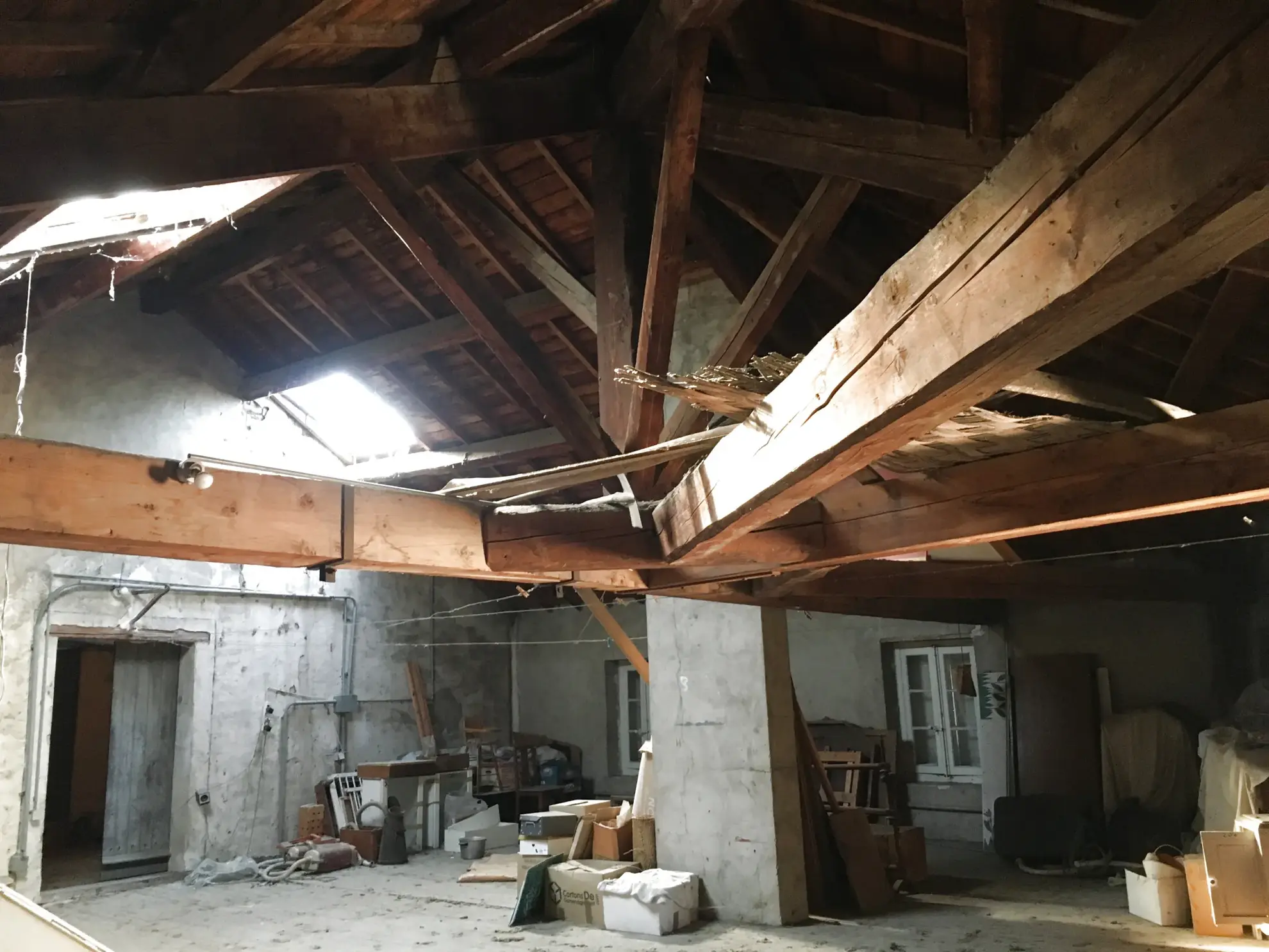 Spacieuse maison de village avec piscine, jardin et garage à Roquemaure 