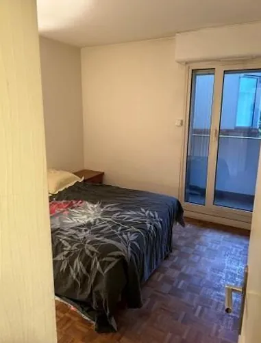 Appartement T3 de 68m² avec cave et parking à Paris 19e en vente aux enchères 