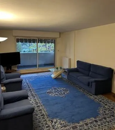 Appartement T3 de 68m² avec cave et parking à Paris 19e en vente aux enchères 
