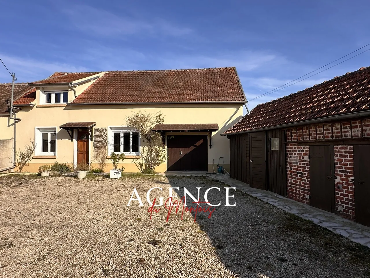 Charmante maison villageoise à Bray-sur-Seine avec jardin et garage 