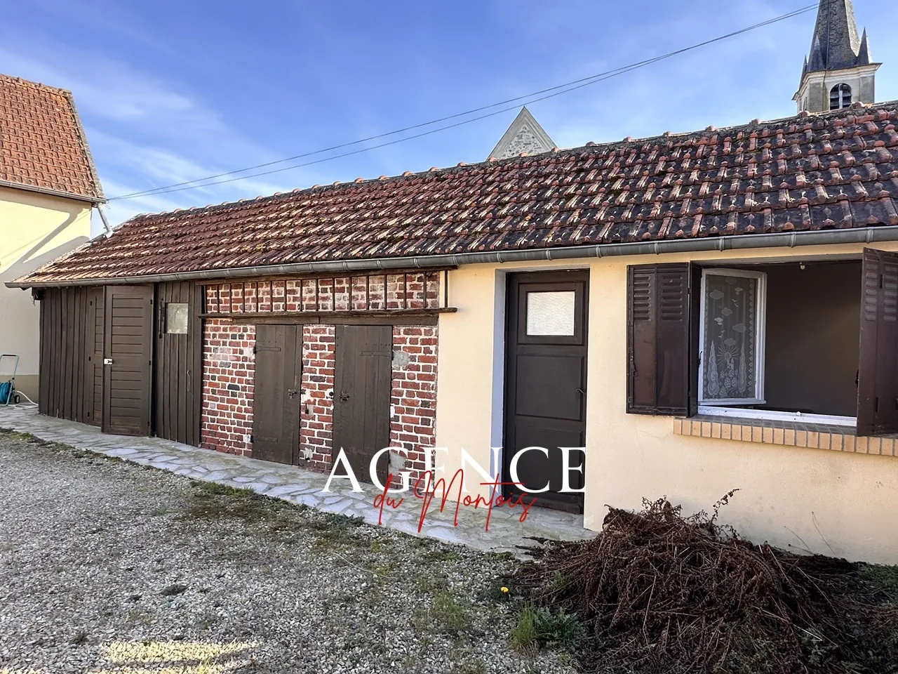 Charmante maison villageoise à Bray-sur-Seine avec jardin et garage 