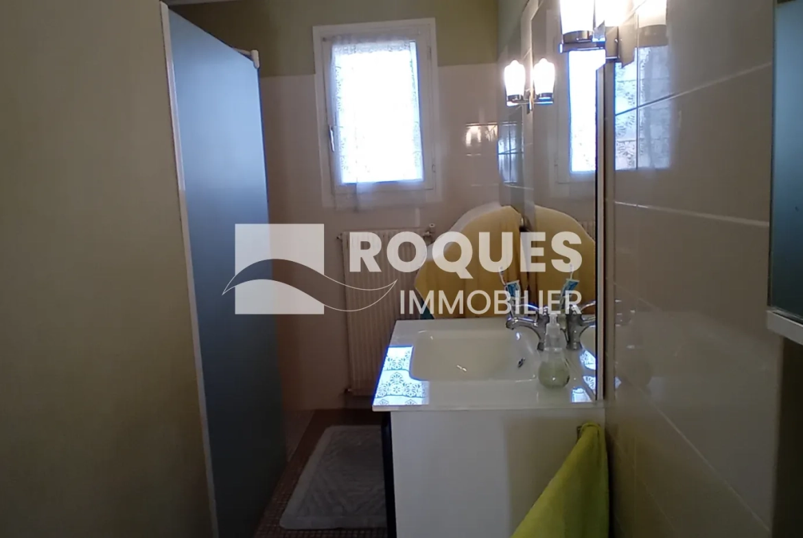 Maison T5 à 20 minutes de Millau avec garage et terrasse dans village paisible 
