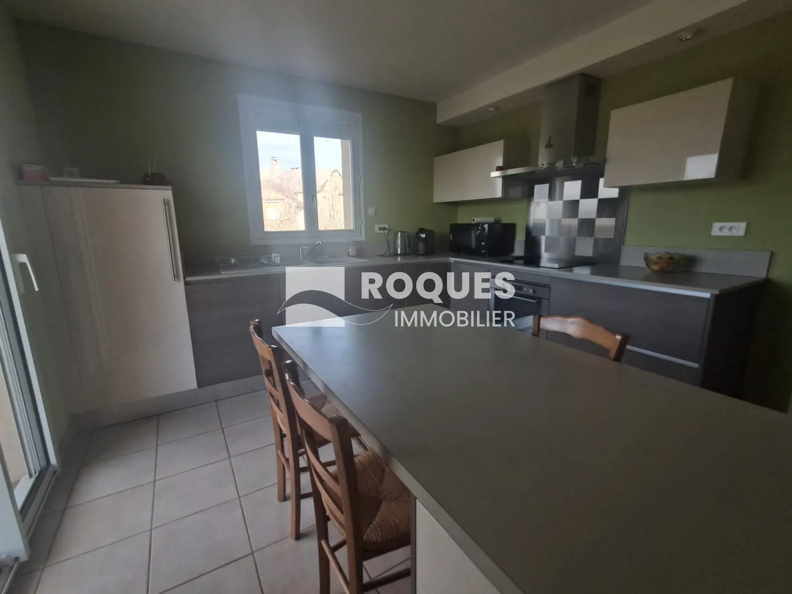 Maison T5 à 20 minutes de Millau avec garage et terrasse dans village paisible 