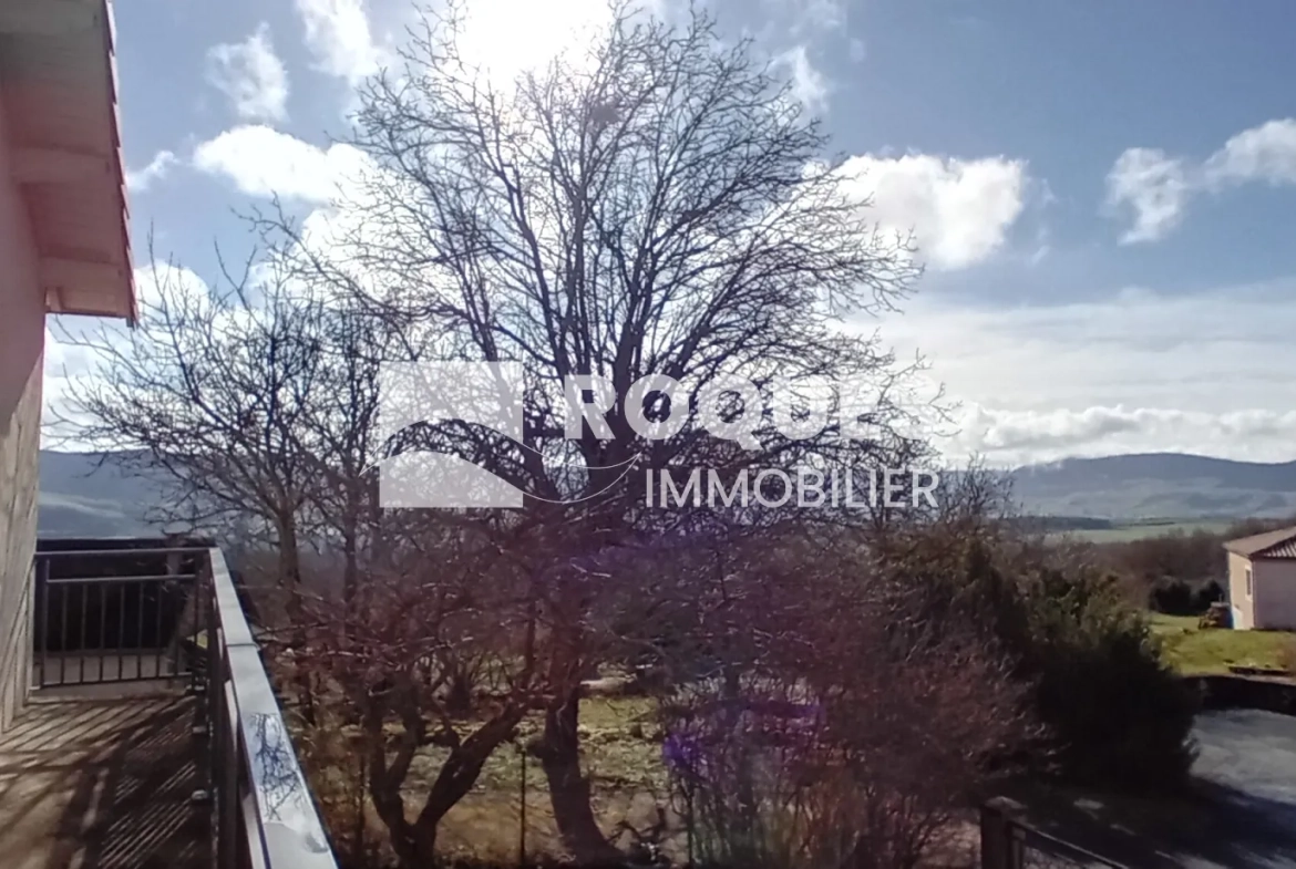 Maison T5 à 20 minutes de Millau avec garage et terrasse dans village paisible 