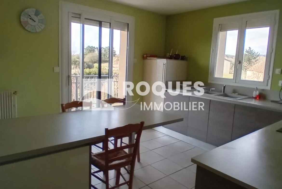 Maison T5 à 20 minutes de Millau avec garage et terrasse dans village paisible 