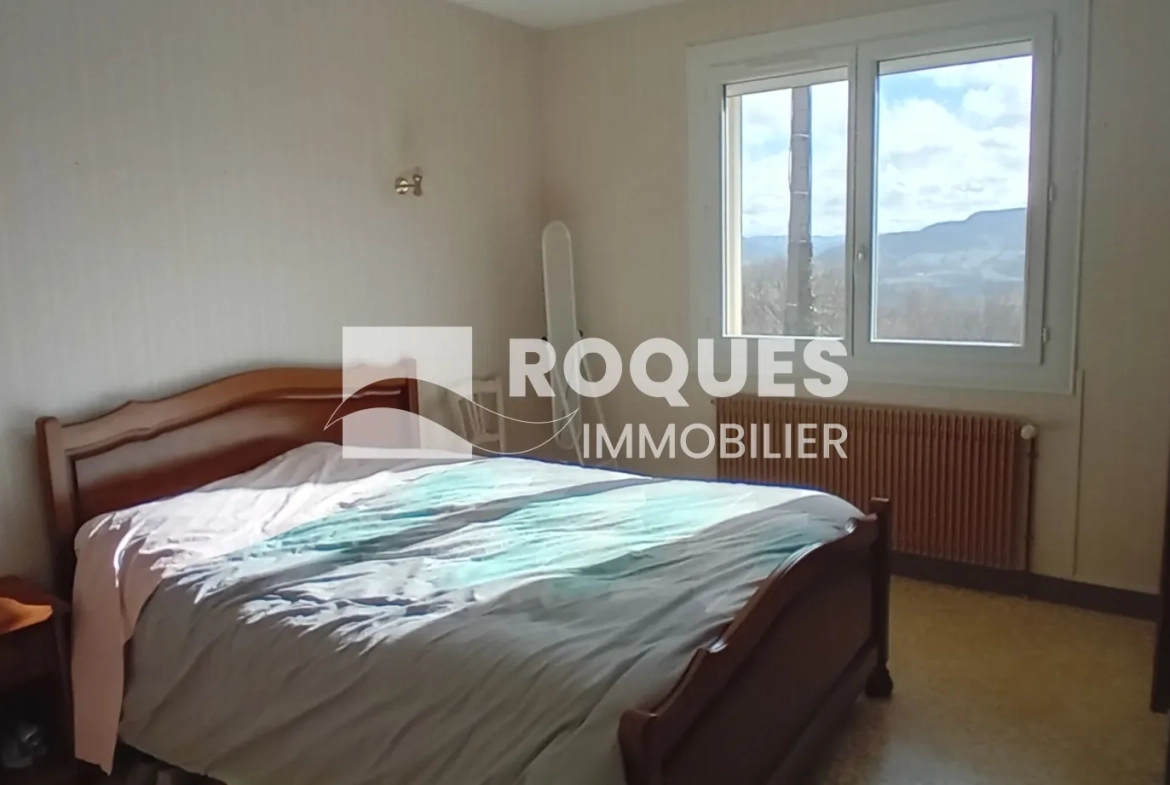 Maison T5 à 20 minutes de Millau avec garage et terrasse dans village paisible 