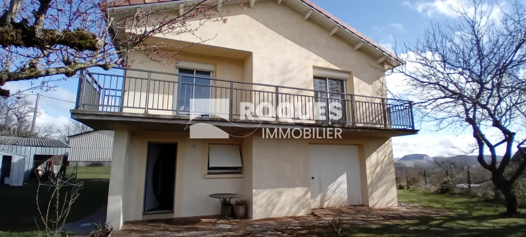 Maison T5 à 20 minutes de Millau avec garage et terrasse dans village paisible