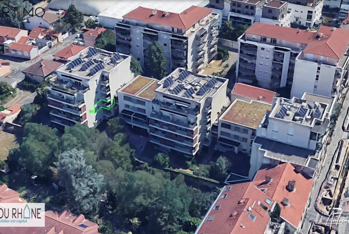 Appartement T3 à Villeurbanne avec balcon et garage, proche écoles et transports 