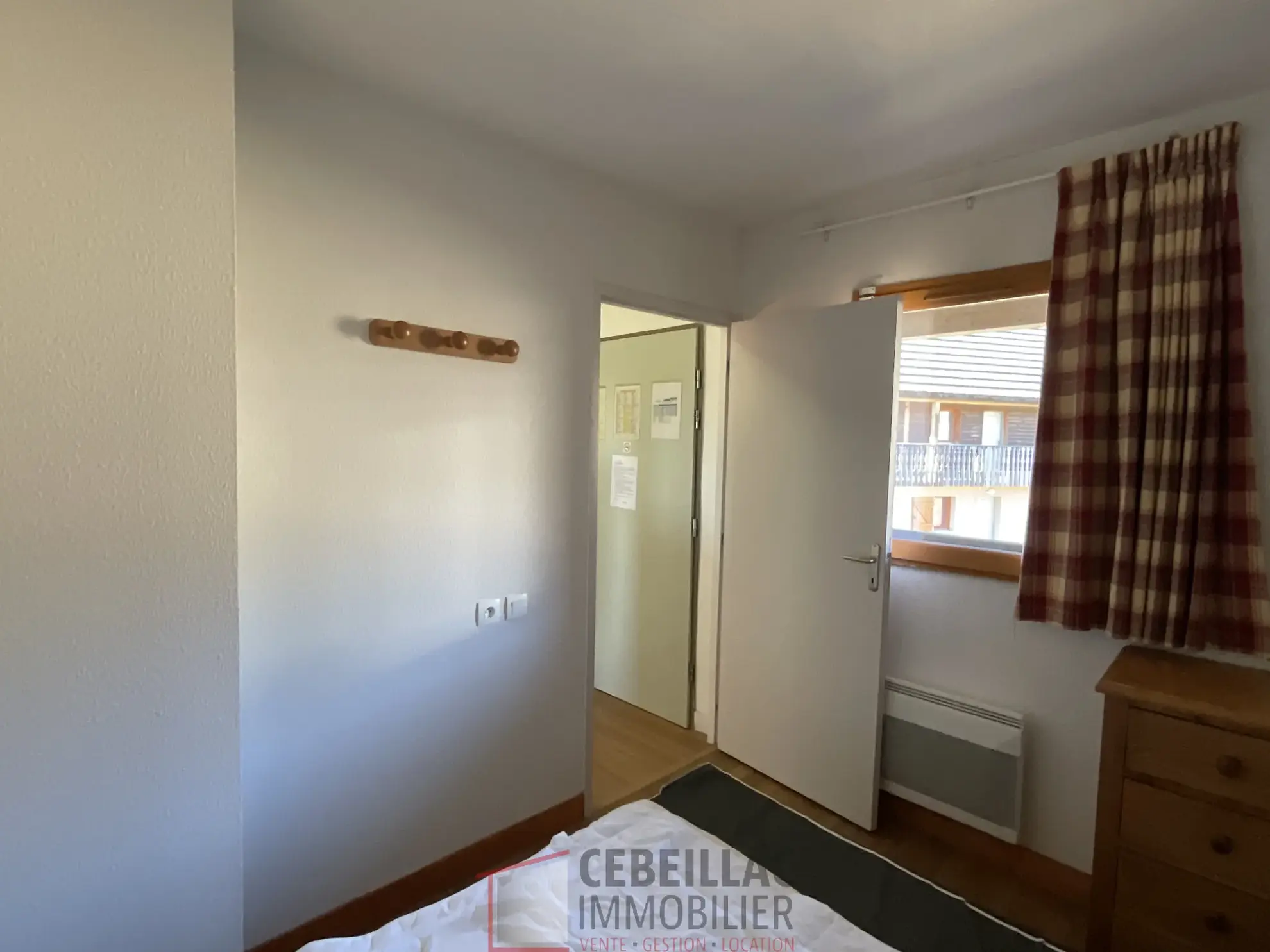 Appartement T2 à Vendre à Besse-et-Saint-Anastaise - Vue Monts d’Auvergne 