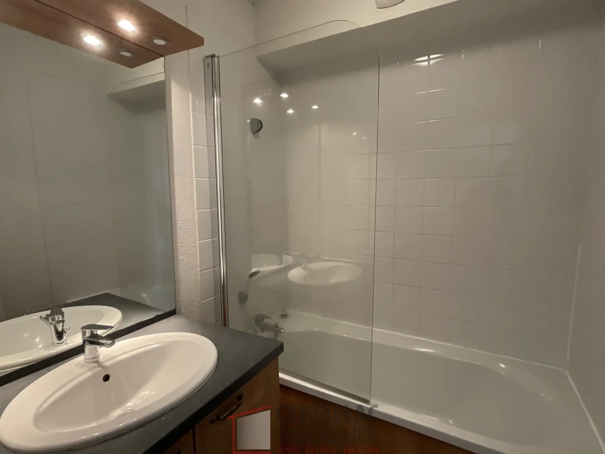 Appartement T2 à Vendre à Besse-et-Saint-Anastaise - Vue Monts d’Auvergne 