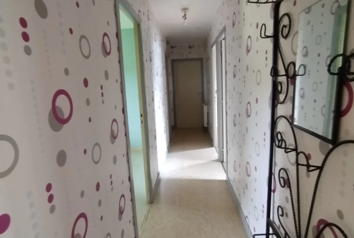 Villa de plain-pied avec terrain arboré à Beaupont, idéal premier achat 