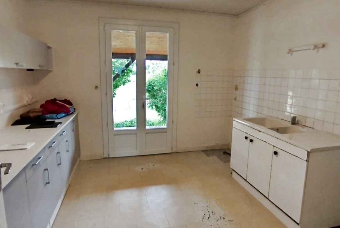 Villa de plain-pied avec terrain arboré à Beaupont, idéal premier achat 