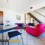 Appartement T3 duplex de 58m² à Communay avec parking privé et cachet de l'ancien