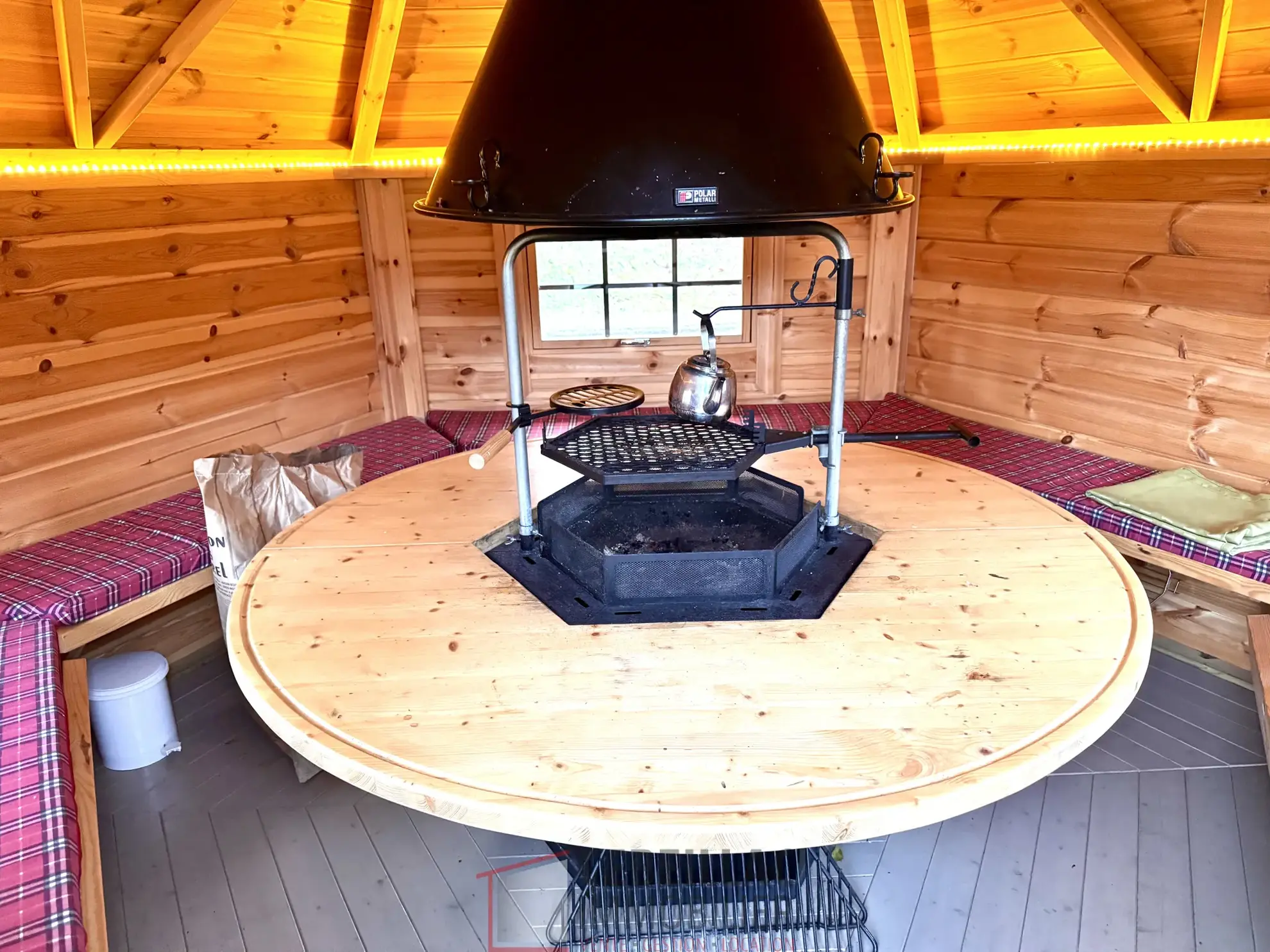 Maison à vendre avec véranda, garage et espace nature près de Murat 