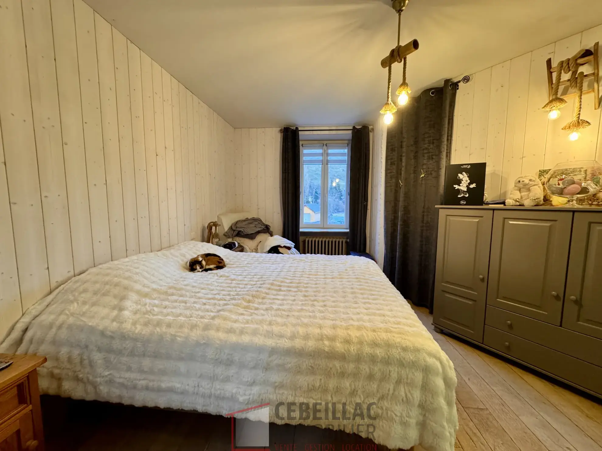 Maison à vendre avec véranda, garage et espace nature près de Murat 