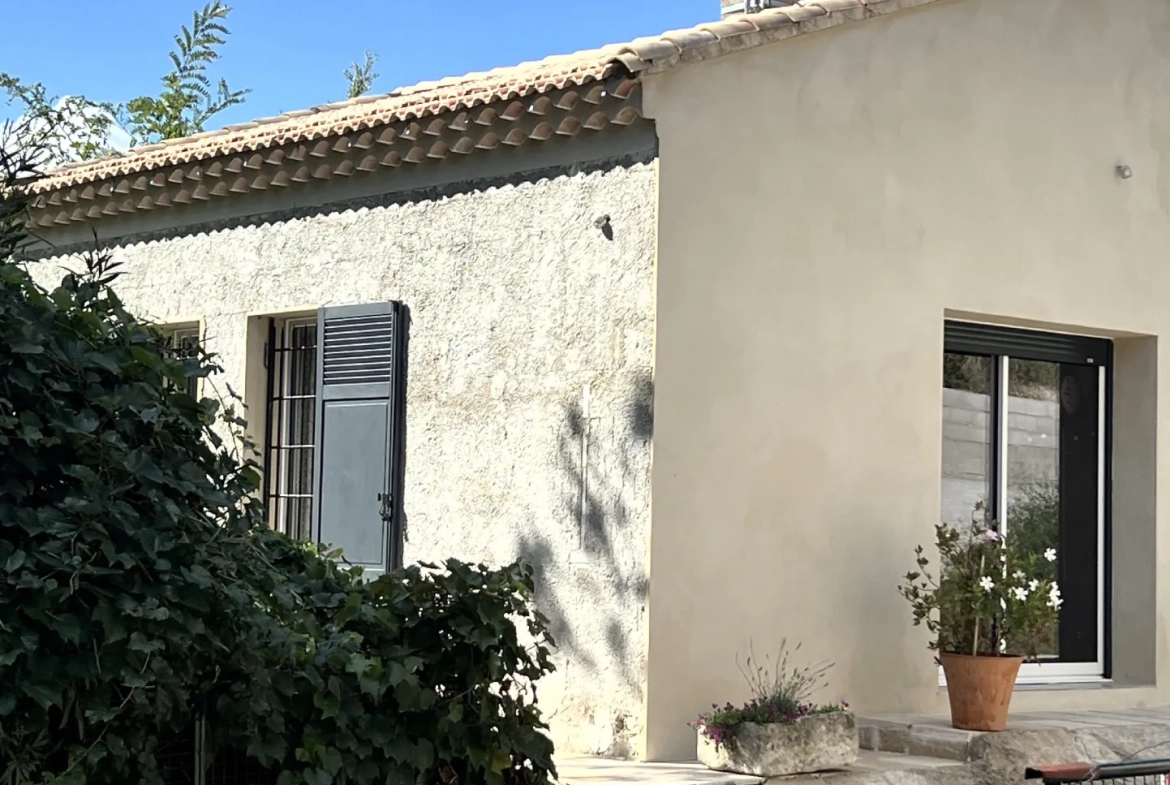 Maison récente de plain-pied à Cairanne proche de Sainte Cécile les Vignes 