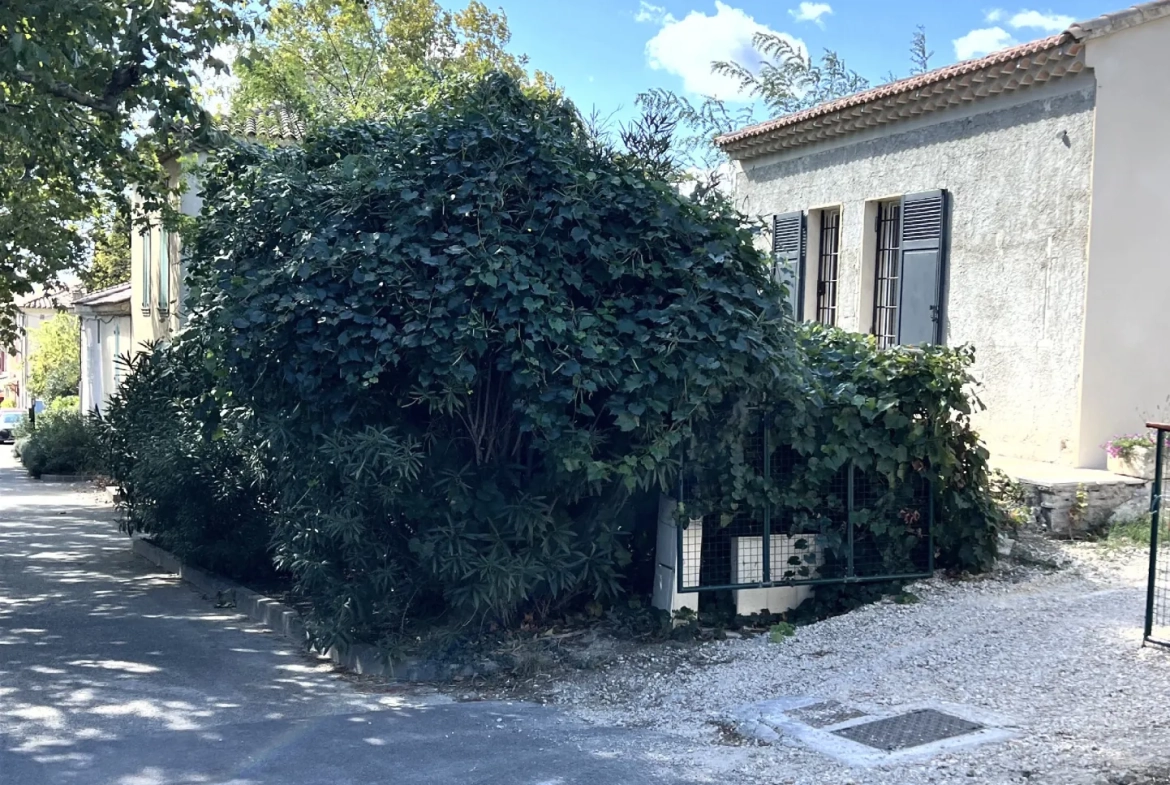 Maison récente de plain-pied à Cairanne proche de Sainte Cécile les Vignes 