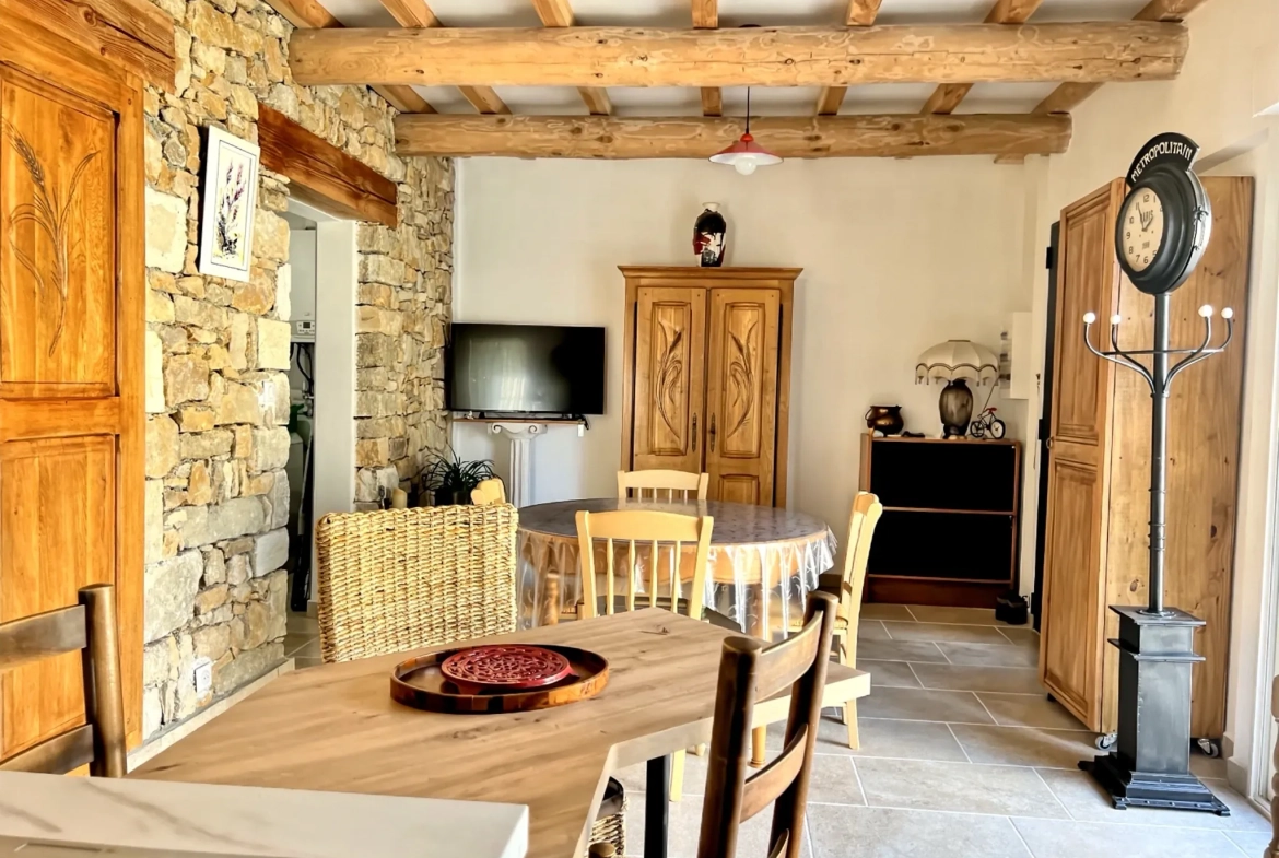 Maison récente de plain-pied à Cairanne proche de Sainte Cécile les Vignes 