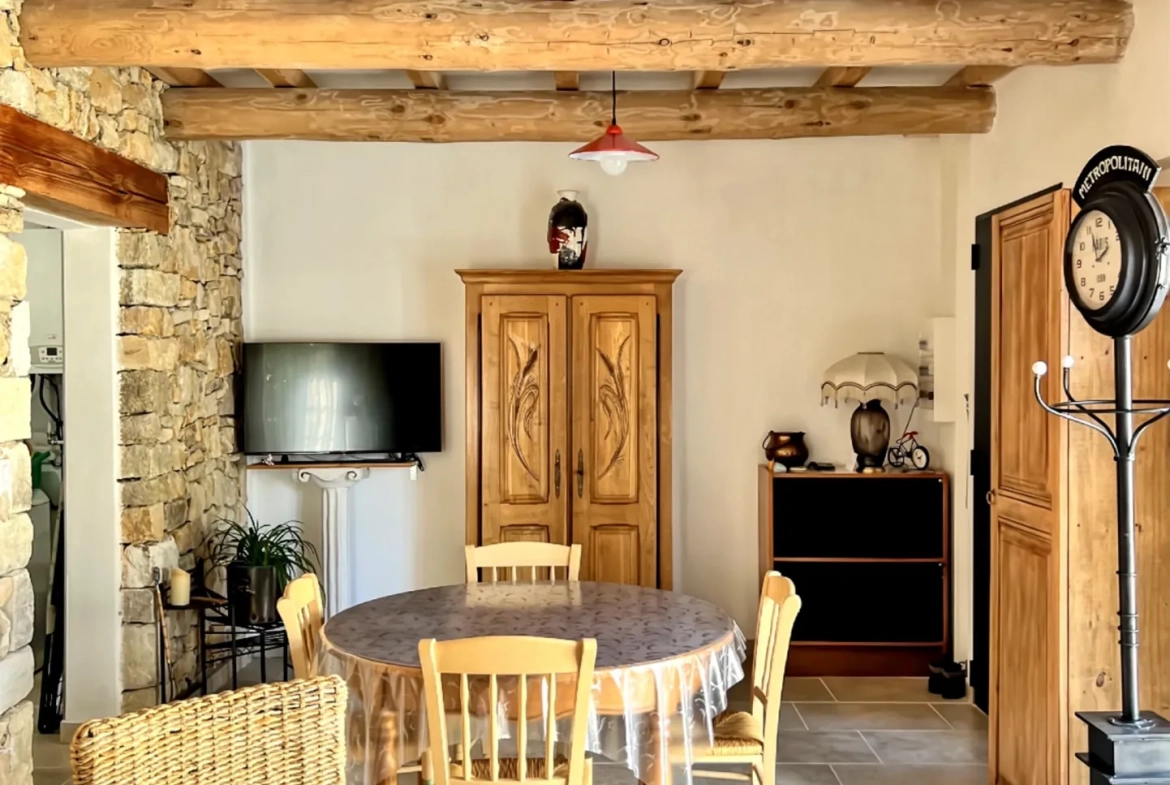 Maison récente de plain-pied à Cairanne proche de Sainte Cécile les Vignes 