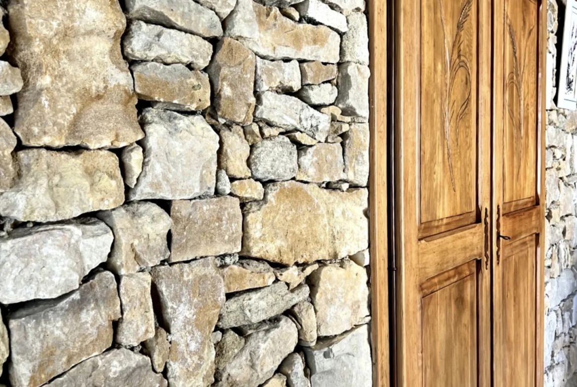 Maison récente de plain-pied à Cairanne proche de Sainte Cécile les Vignes 