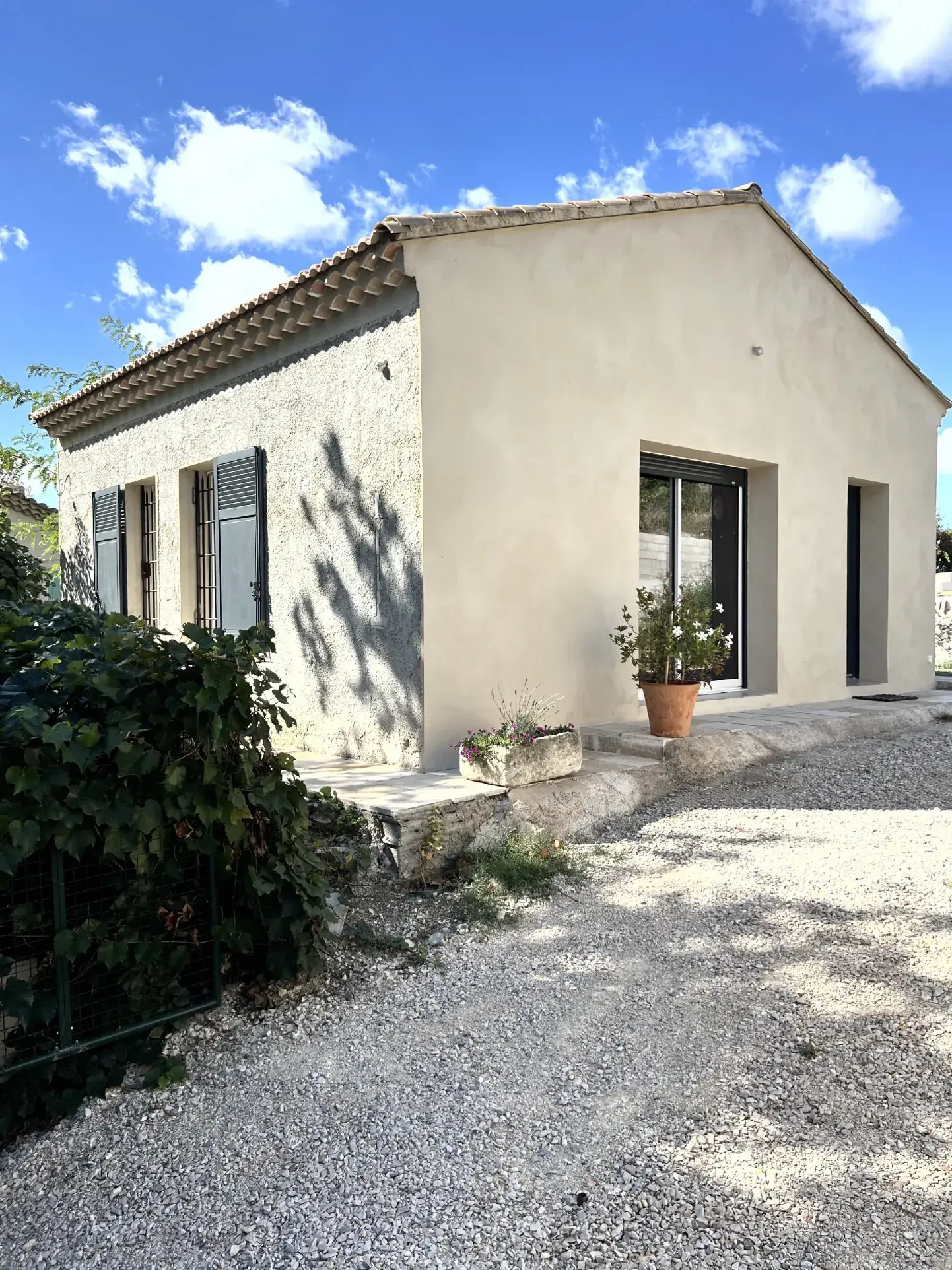 Maison récente de plain-pied à Cairanne proche de Sainte Cécile les Vignes 
