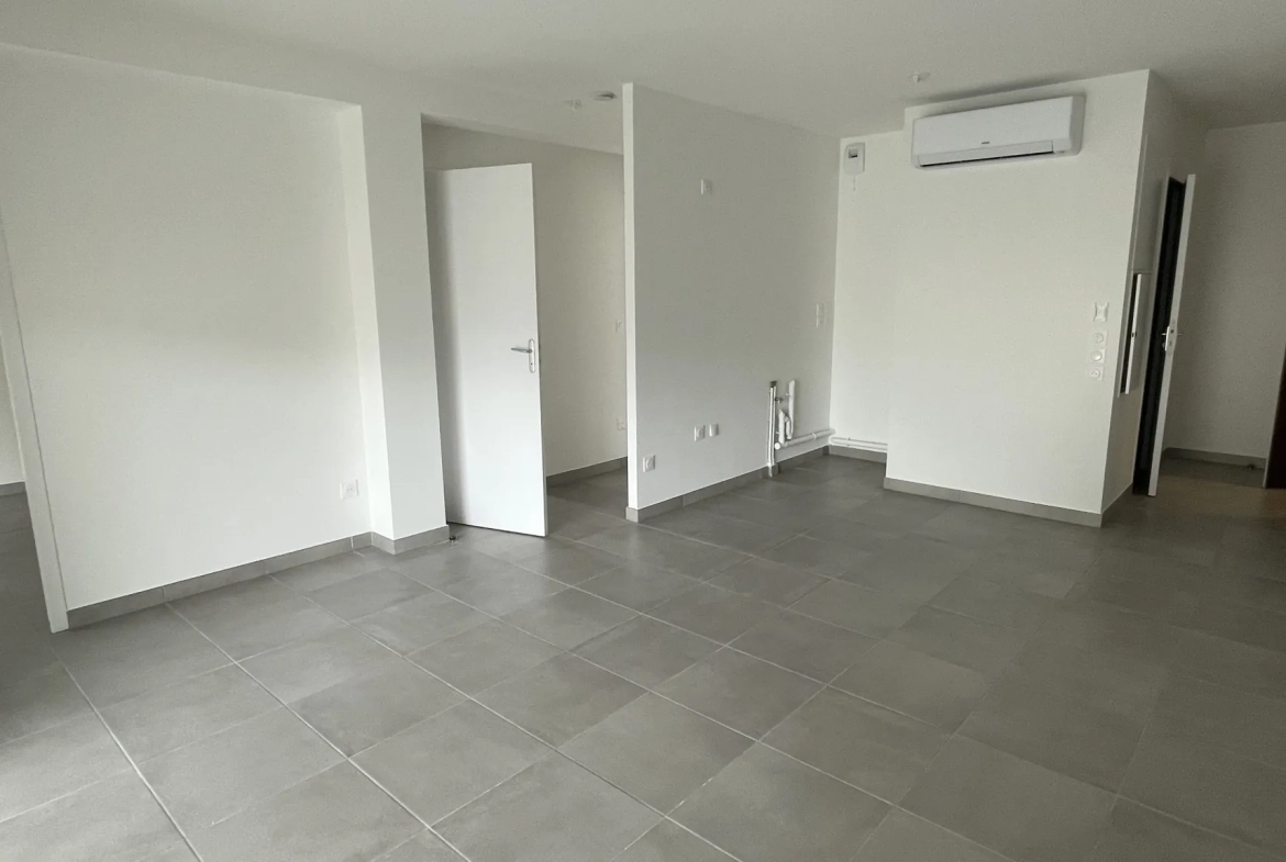 Appartement T3 en front de mer à Vias Plage - Résidence moderne avec terrasse et parking privé 
