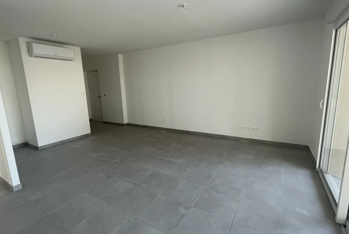 Appartement T3 en front de mer à Vias Plage - Résidence moderne avec terrasse et parking privé 