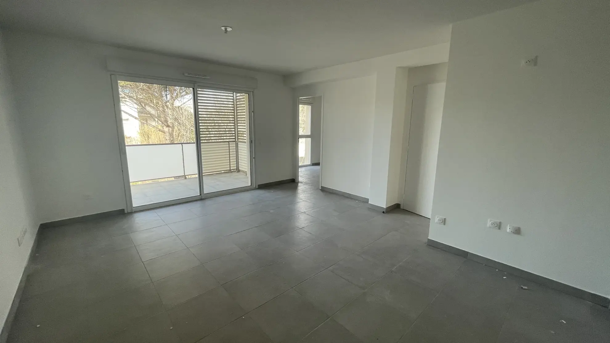 Appartement T3 en front de mer à Vias Plage - Résidence moderne avec terrasse et parking privé 