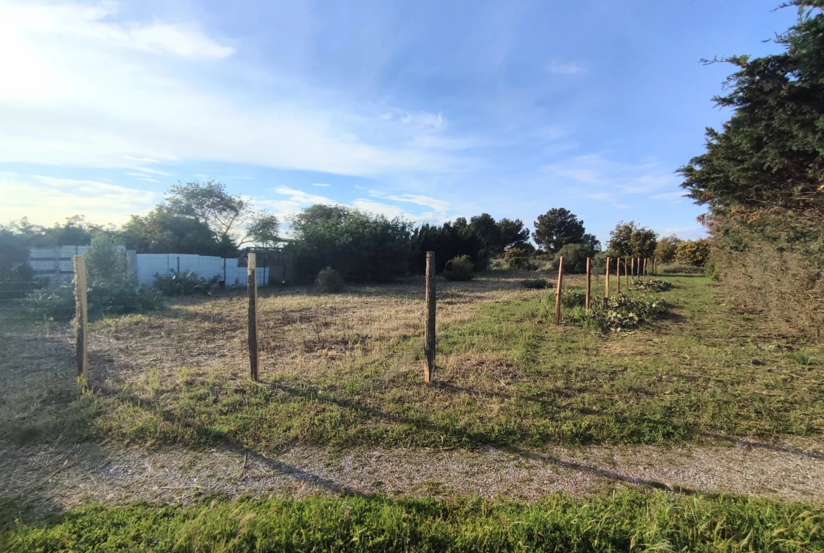 Terrain de Loisirs de 572 m² à Sérignan, à 2 km de la plage de Valras 