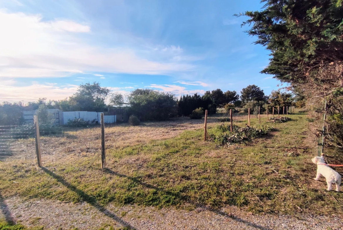 Terrain de Loisirs de 572 m² à Sérignan, à 2 km de la plage de Valras 