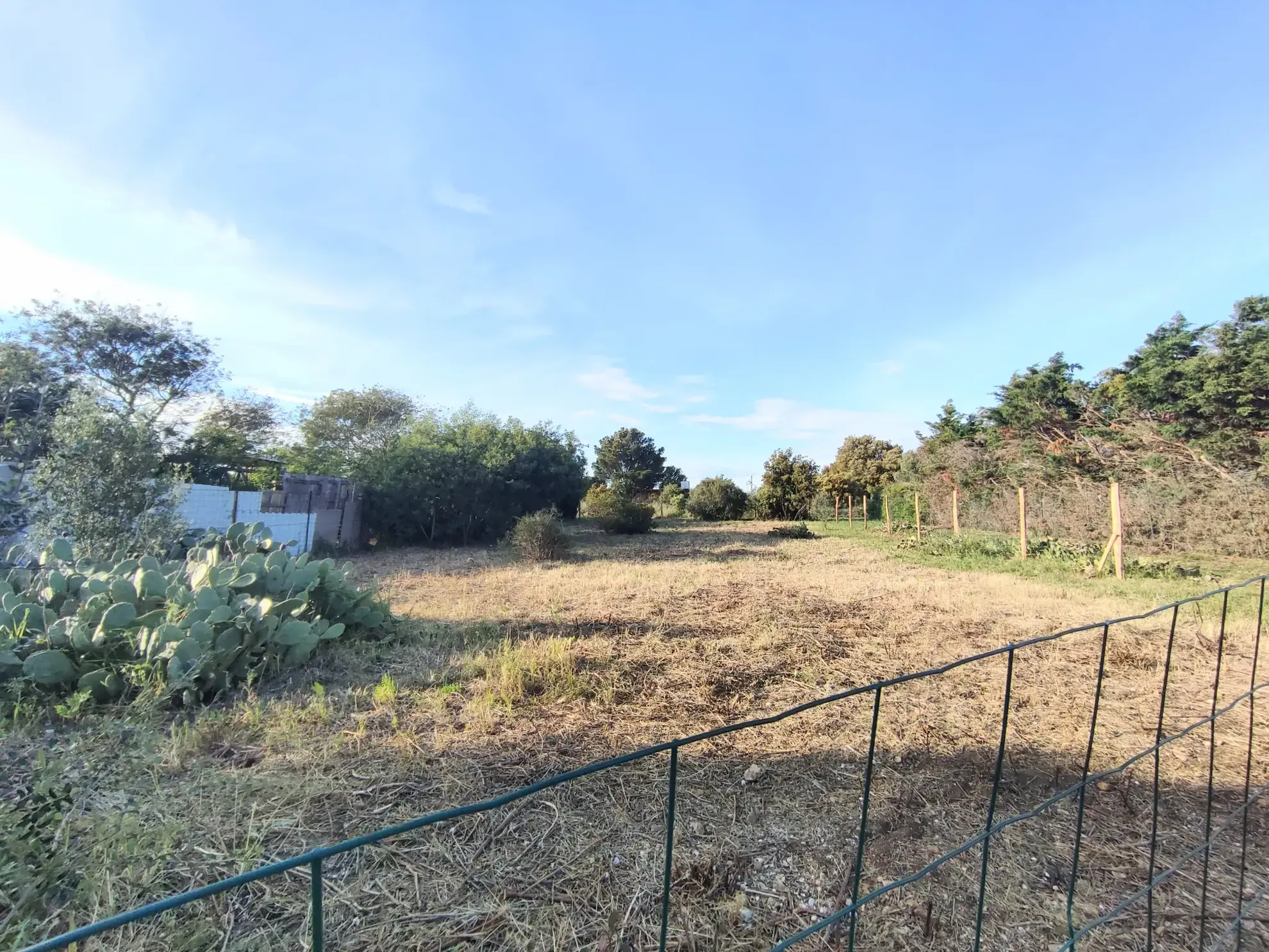 Terrain de Loisirs de 572 m² à Sérignan, à 2 km de la plage de Valras 