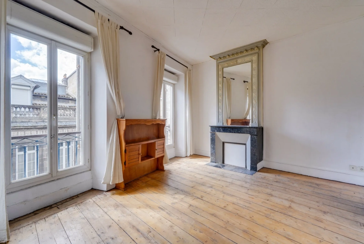 Appartement T2 de 50m² à Bordeaux proche Gambetta avec cave et combles 