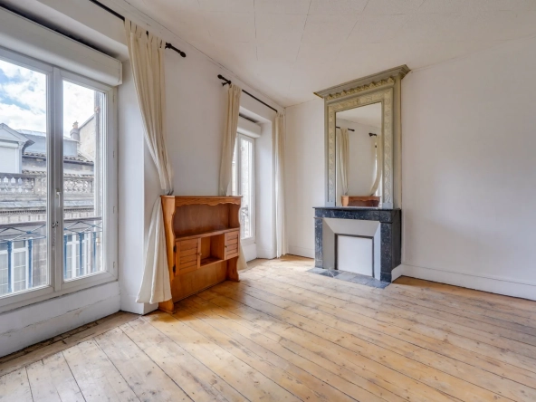 Appartement T2 de 50m² à Bordeaux proche Gambetta avec cave et combles