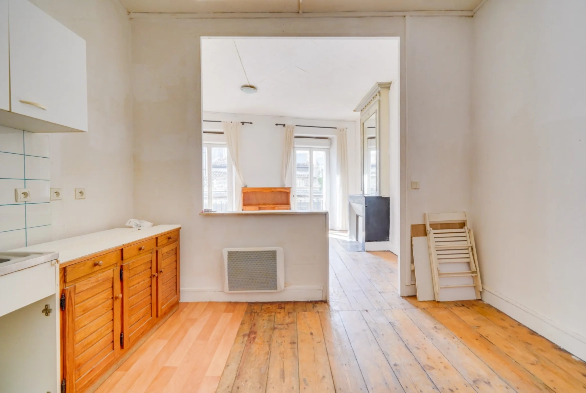 Appartement T2 de 50m² à Bordeaux proche Gambetta avec cave et combles 