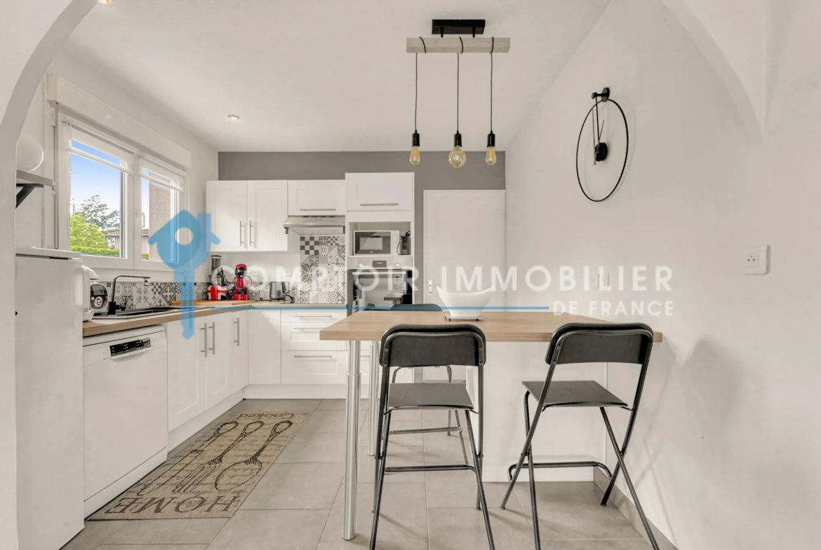 Villa 4 pièces de 85 m² à Castelginest, terrasse et garage 